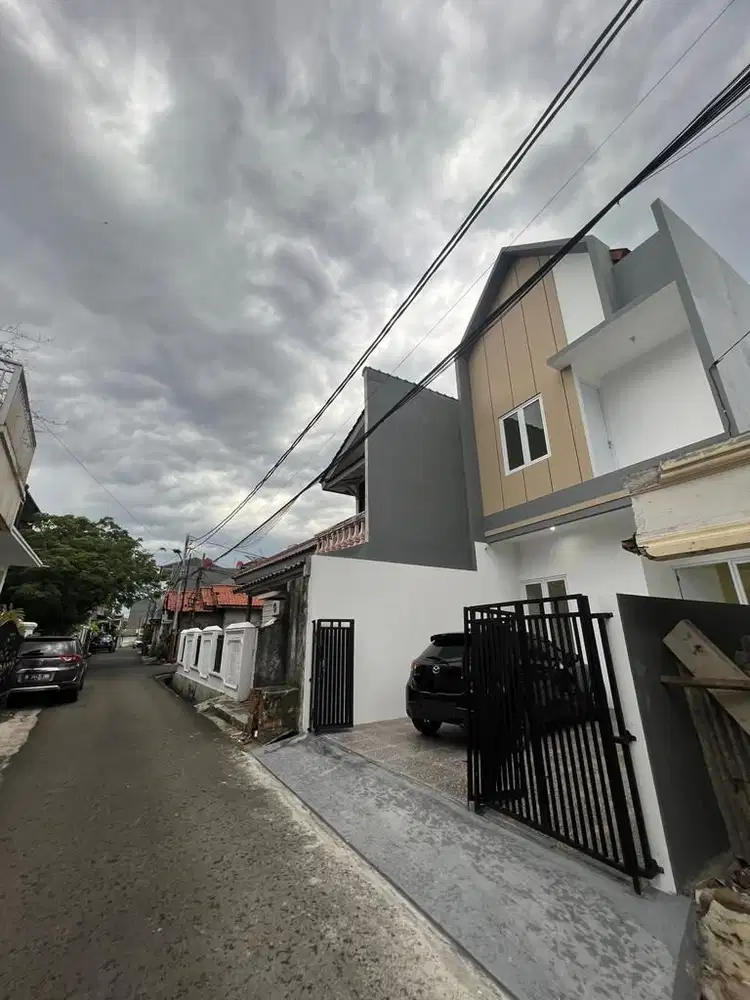 Di jual rumah baru modern di Pulomas Jakarta Timur