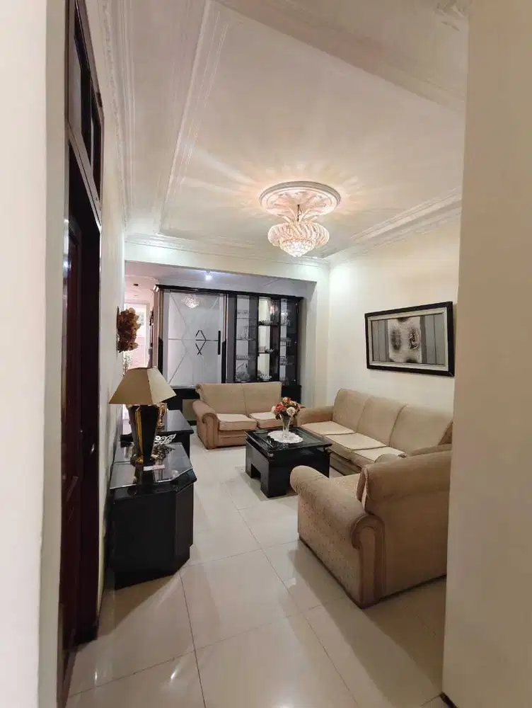 Cocok Buat Usaha, Kantor Atau Rumah Hunian Dijual Rumah Pusat Kota Sby