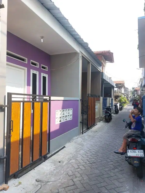 Di jual rumah baru minimalis kokoh permanen 1 setengah lantai full
