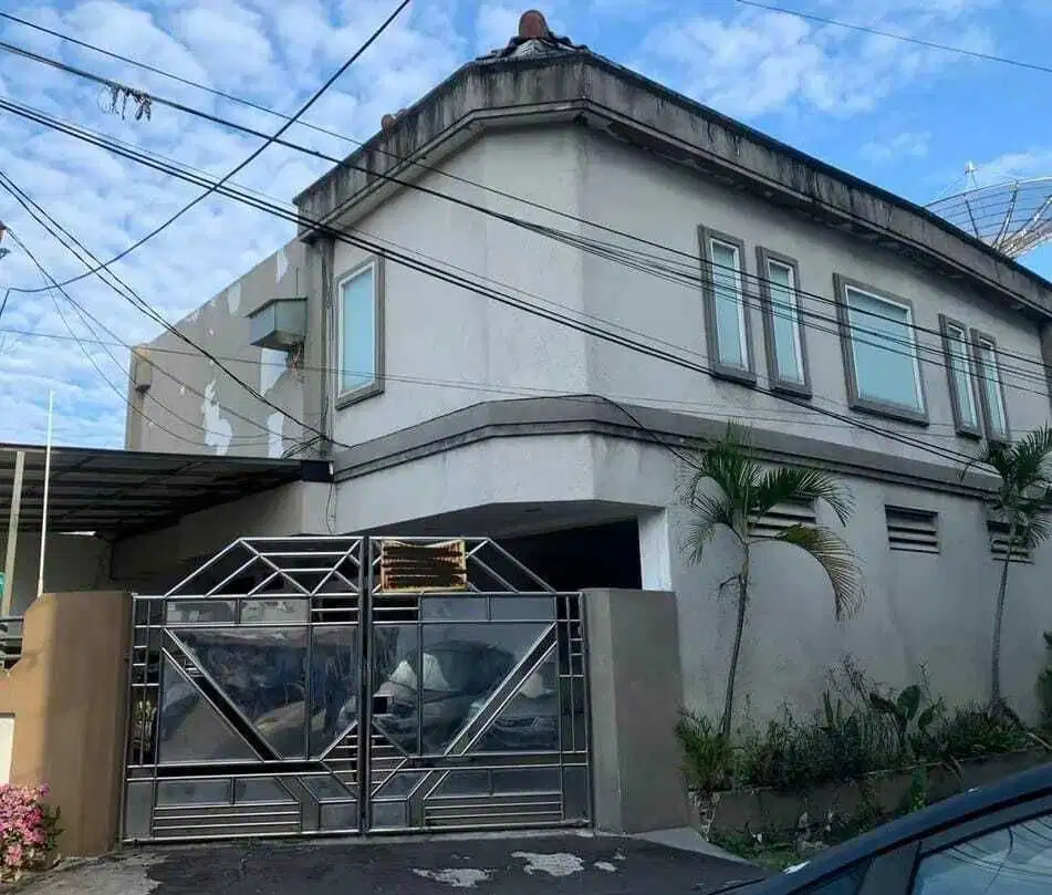 Rumah Tengah Kota Dijual Di Ketabang Genteng Dekat Walikota Mustajab