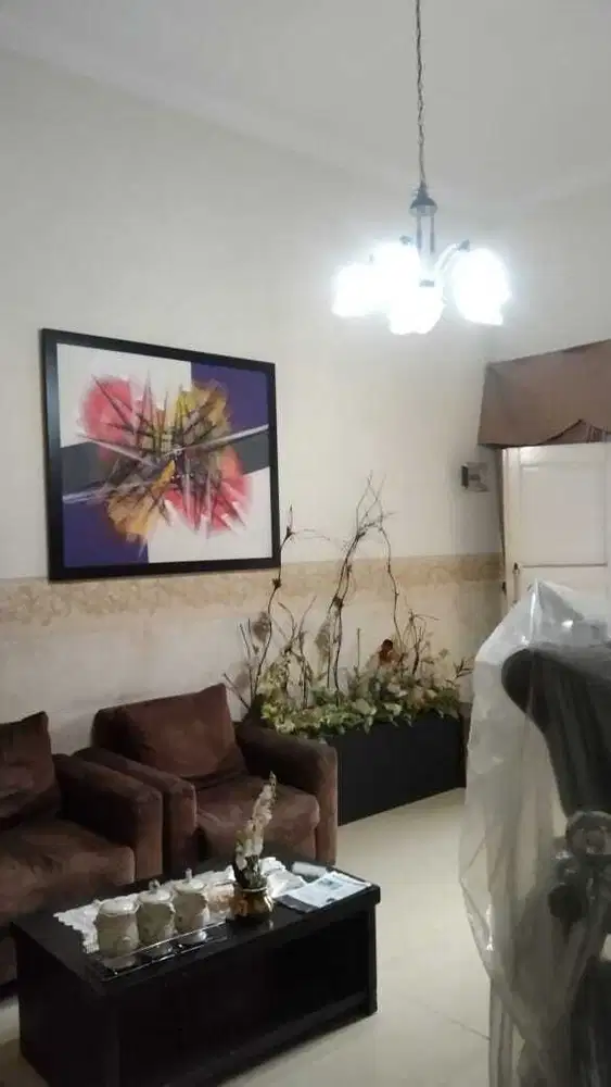 Dijual Rumah Strategis Raya Manyar Indah Surabaya Timur