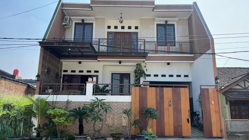 Rumah mewah dua lantai 5 kamar Pondok Mitra Lestari Bekasi Selatan