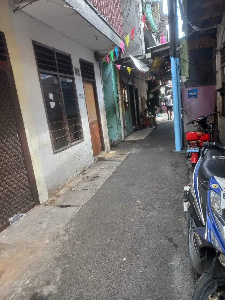 Di jual rumah tua di batu ceper jakarta pusat