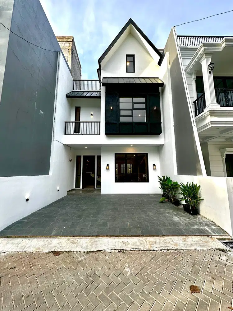 Rumah modern farmhouse dalam cluster Jakarta Selatan