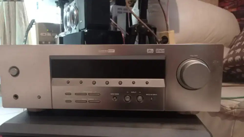 AMPLIFIER MERK YAMAHA