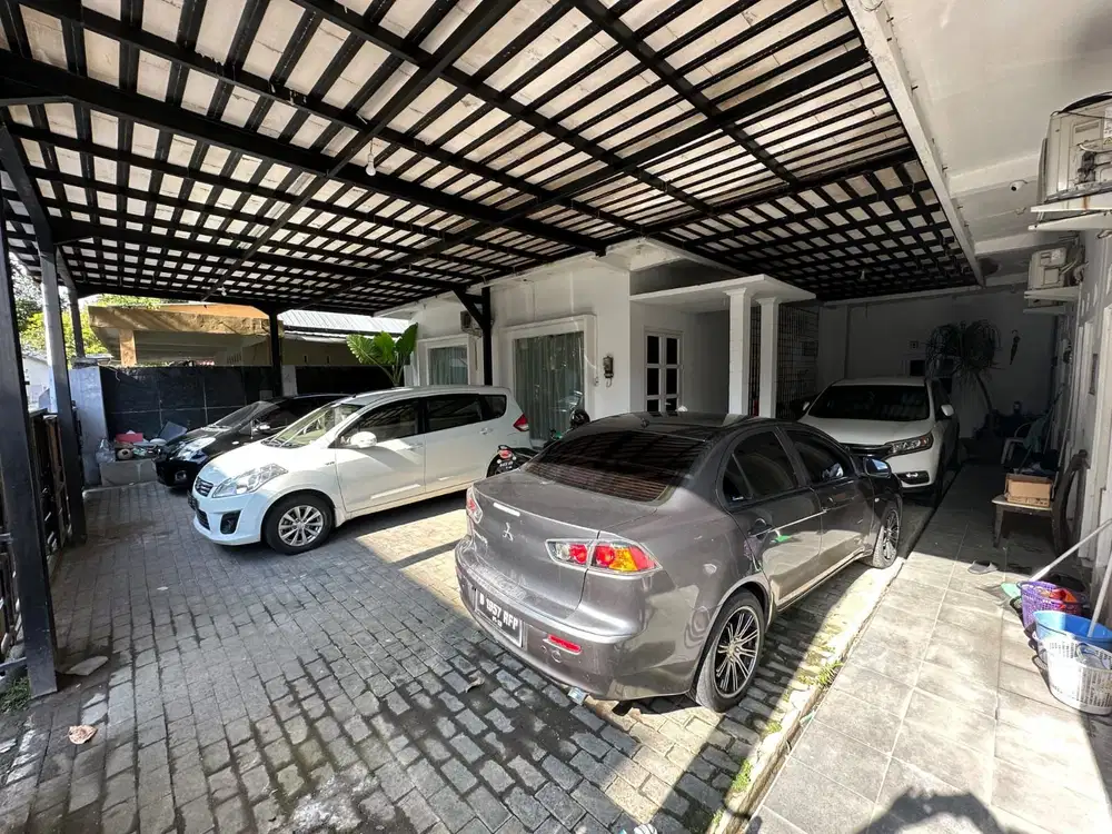 BU   Dijual kos & rumah induk di babarsari dkt Atmajaya,UPN