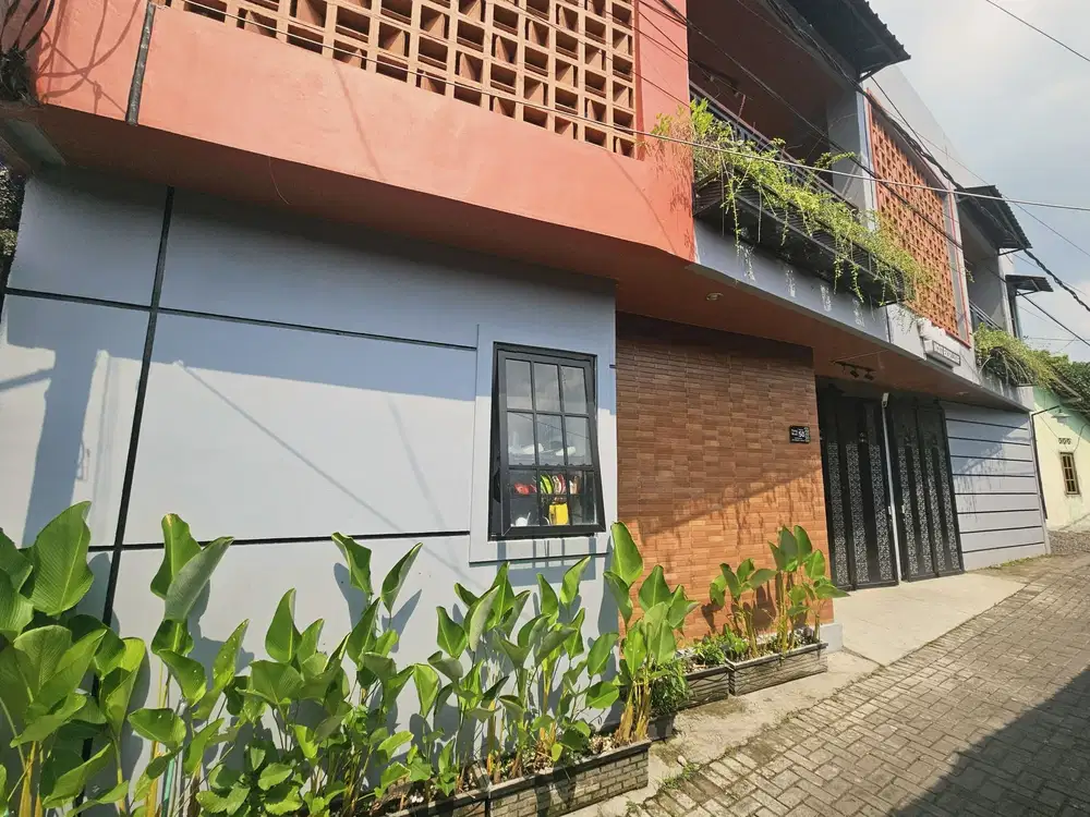 Dijual Kos Aktif 2 lantai Nempel Kampus UII Jogja, Harga Murah SHM