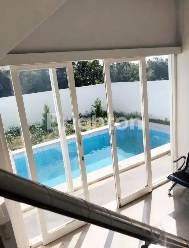 RUMAH VILLA MEWAH 2 LANTAI INCLUDE KOLAM RENANG