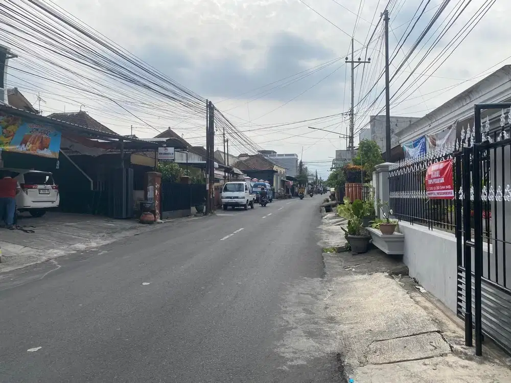 Rumah Strategis Untuk Usaha Area Poros Jalan Kalpataru Suhat