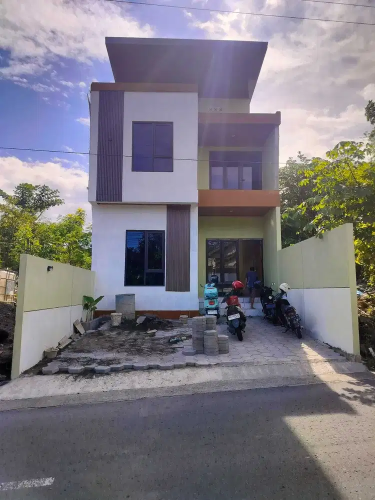 Rumah Tingkat Baru Strategis Dan Nyaman Dekat Bayeman Permai