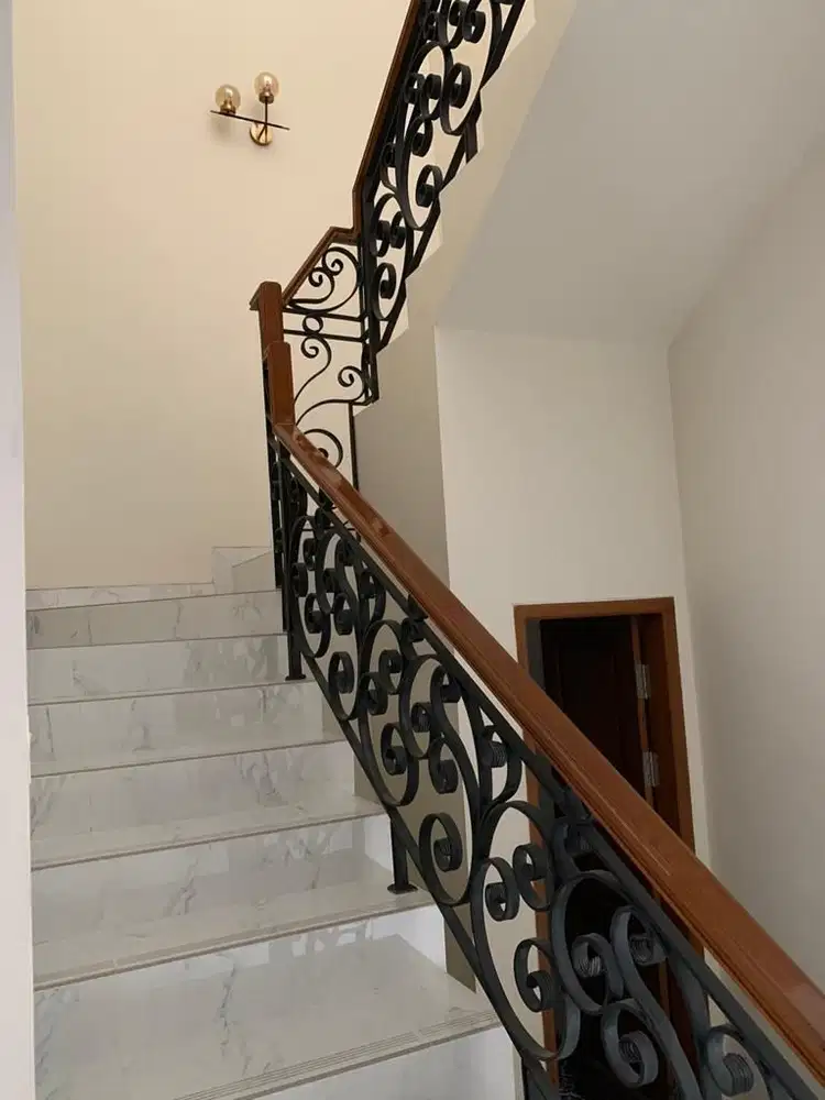 Dijual Cepat Rumah Baru Di Cipete Keb Baru, American Classic (YA)