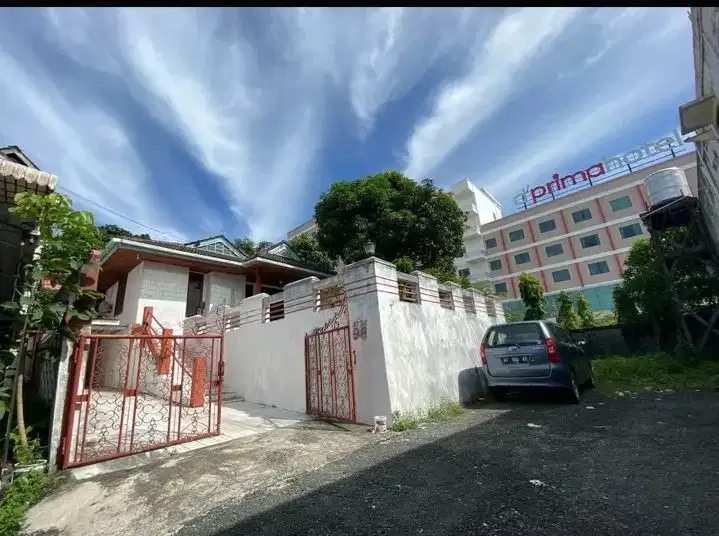Dijual Rumah (Samping hotel prime)