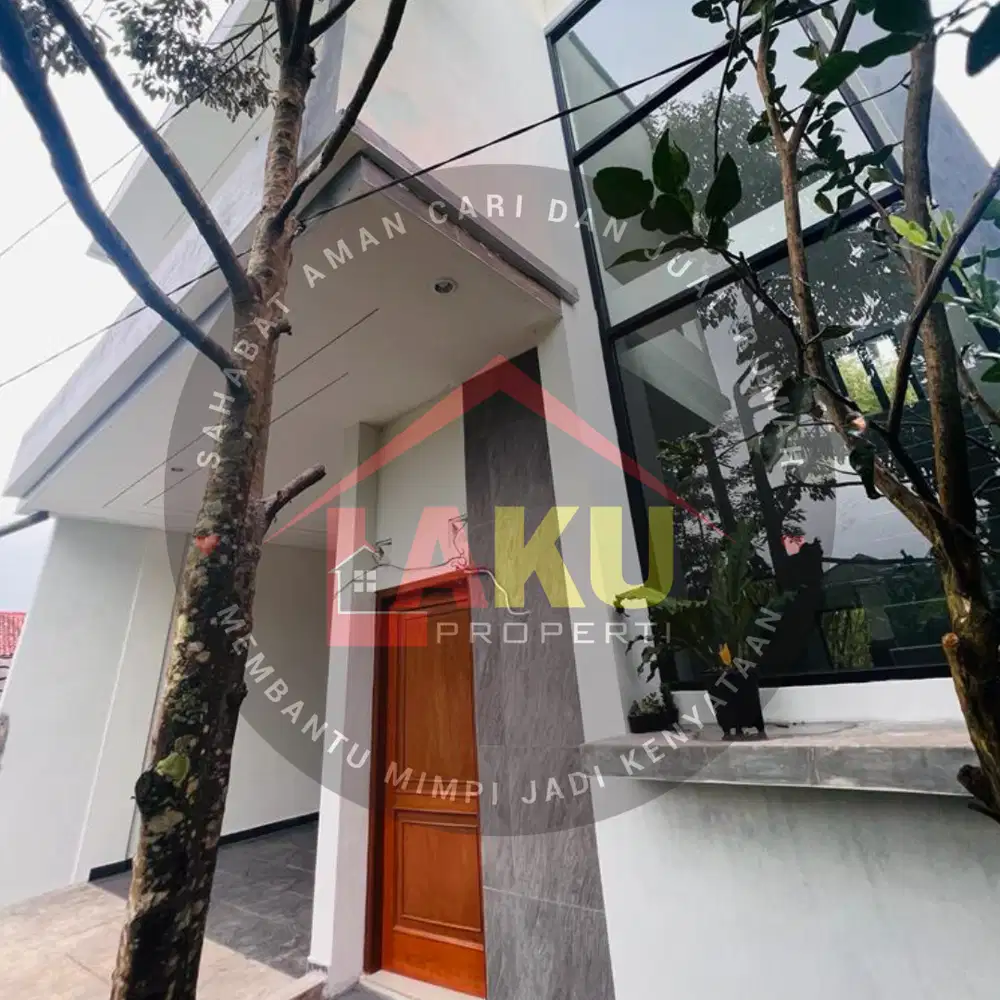 RUMAH PESAN BANGUN 2LANTAI DI DEKAT EXIT TOL UNGARAN DESAIN CUSTOM