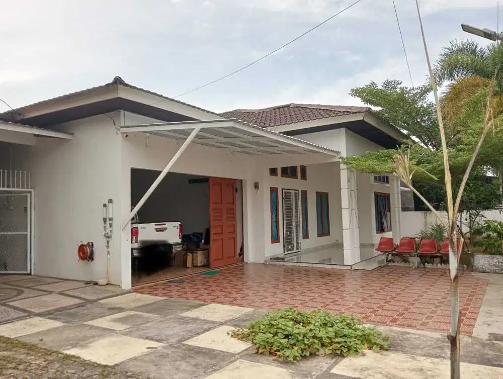 Rumah halaman luas Jln. katio, Marpoyan pekanbaru.