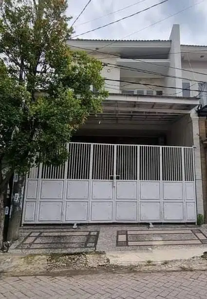 ‼️LANGKA,MURAH‼️Rumah 2 Lantai di Kutisari Utara Surabaya.