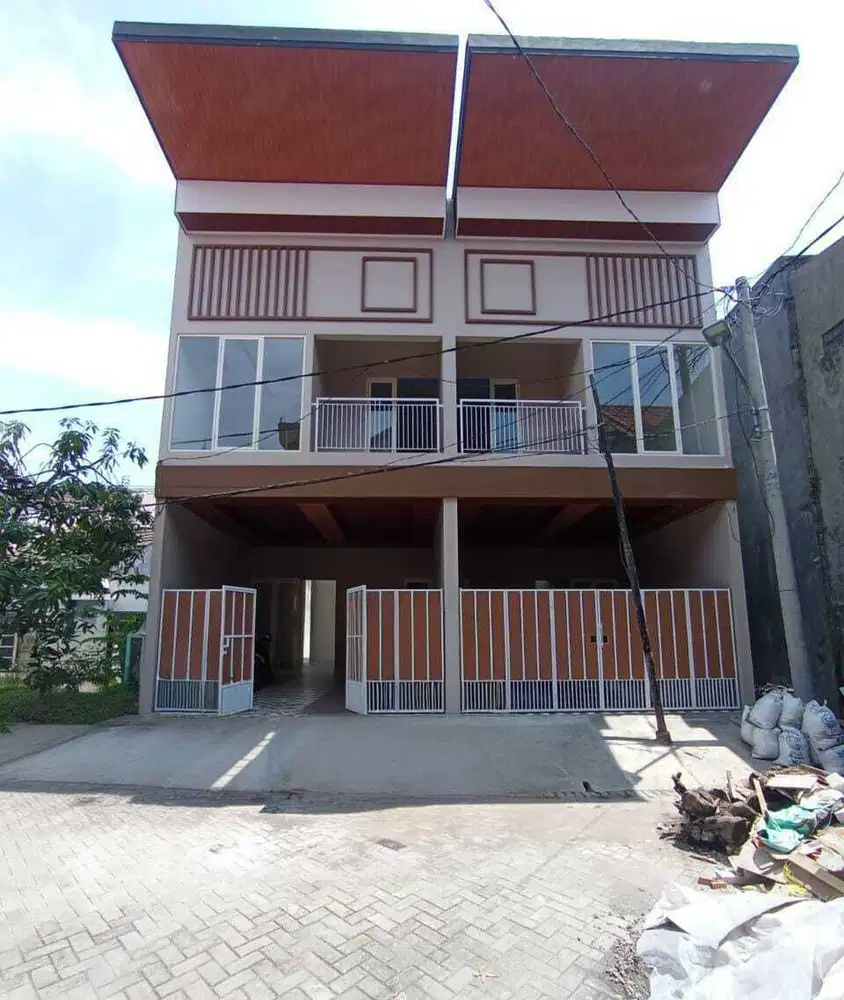 ‼️BARU GRESS‼️Rumah 2 Lantai Siap Huni diBabatan Pilang Wiyung Surabaya.