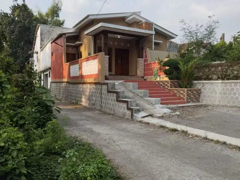 Rumah Baru Asri Nan Alami Dekat Budi Mulya Tajem