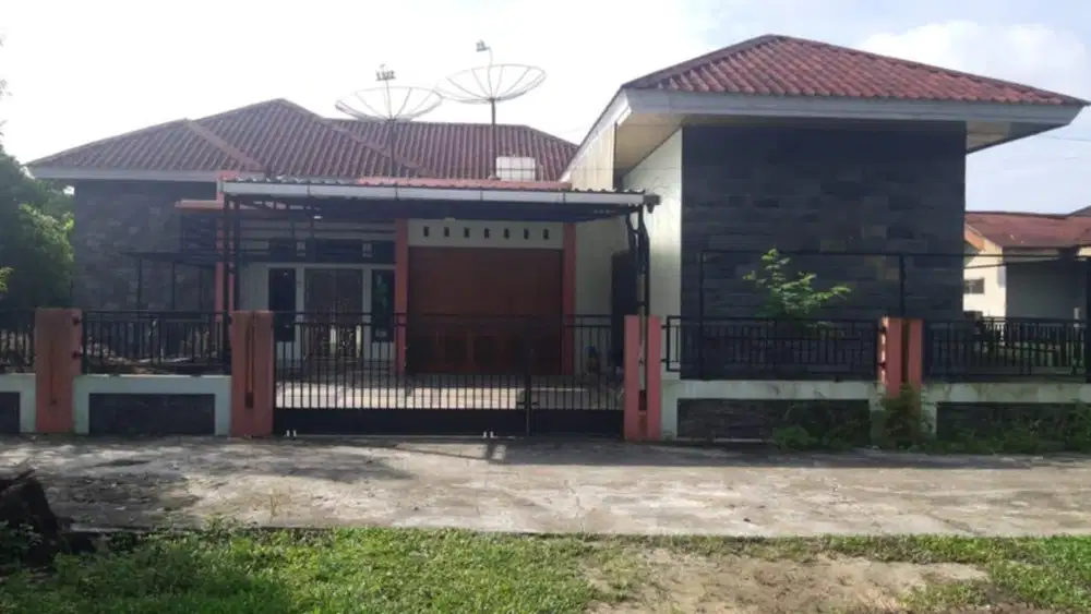 Rumah  Jln. Sukarno Hatta. Gang  Merpati, pekanbaru
