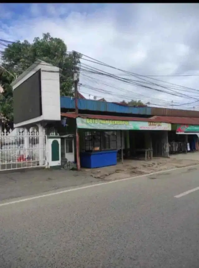 Dijual Rumah dan 6 Toko Jl. Sekumpul. RT 01, Banjar