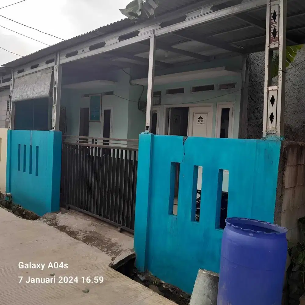 RUMAH SECOND SIAP HUNI DI VGH PINTU BARAT, UJUNG HARAPAN,BEKASI UTARA