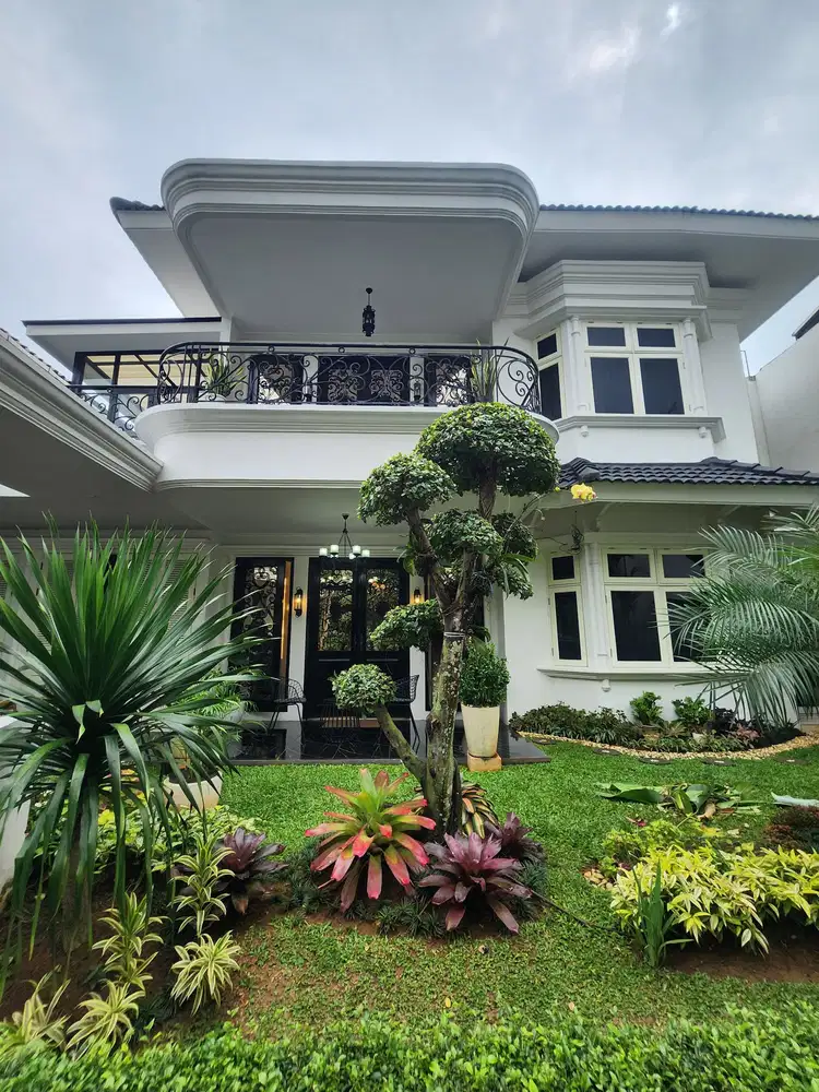 Rumah Dalam Komplek Eksklusif, Private Pool Lokasi Pondok Labu (YA)