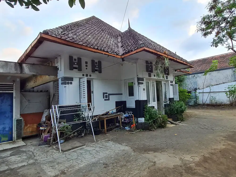 Murah Luas 827 m2 Rumah Kolonial Area Jl Kaliurang Celaket