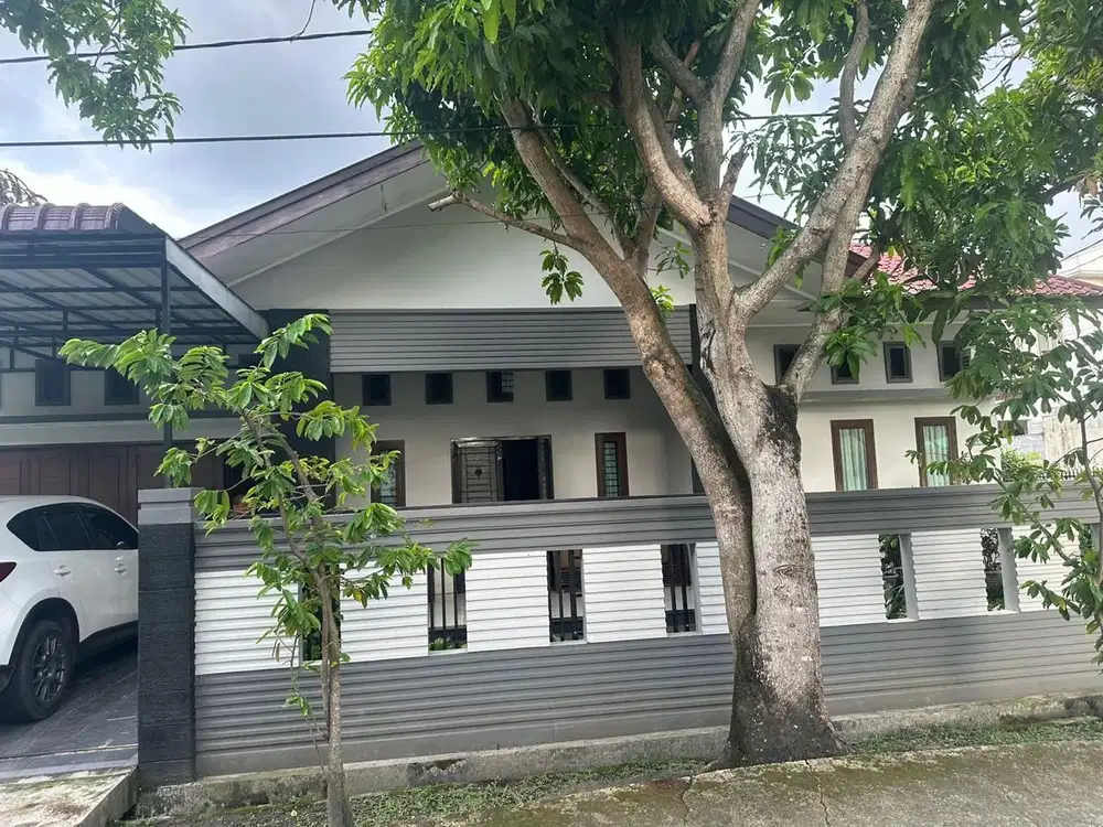 Rumah Mewah komplek pondok surya 7. Medan.