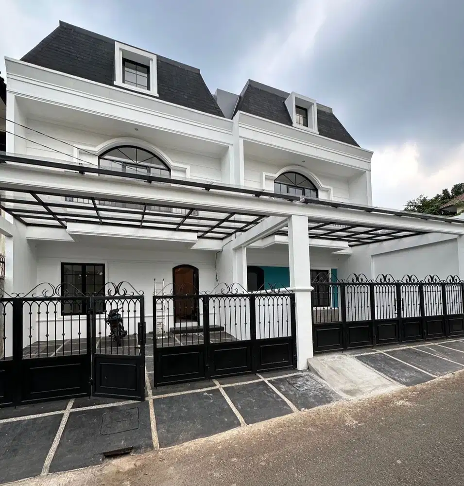 RUMAH MODERN CLASSIC DEKAT MRT FATMAWATI LEBAK BULUS