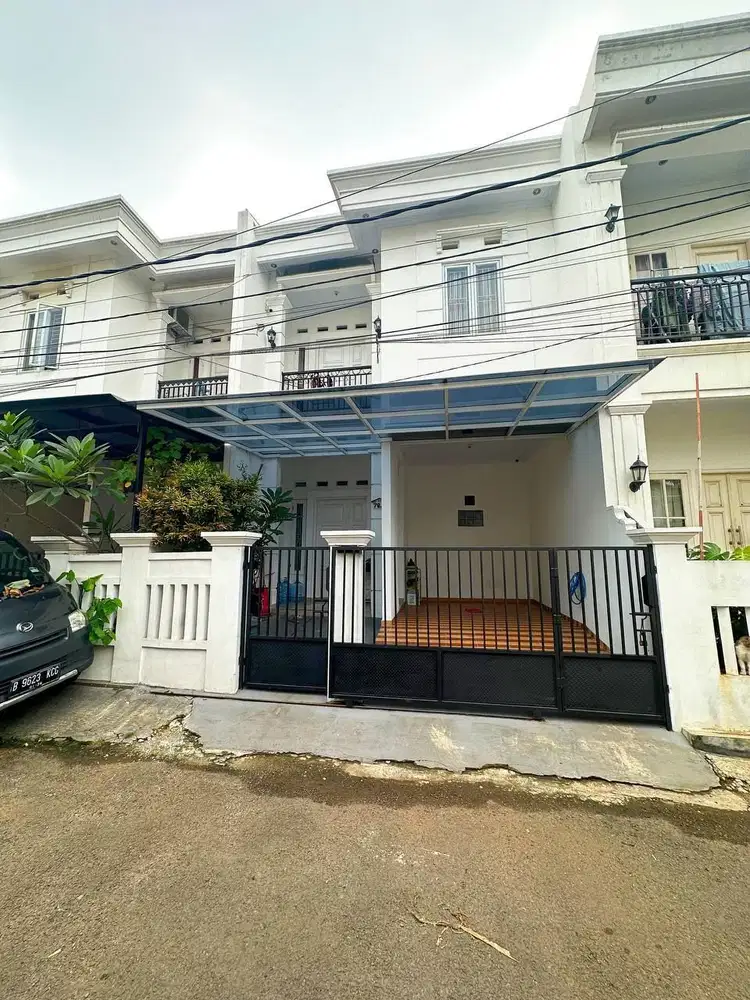 Dijual Unit Rumah Second Posisi Hook Di Pondok Kelapa, Jakarta Timur