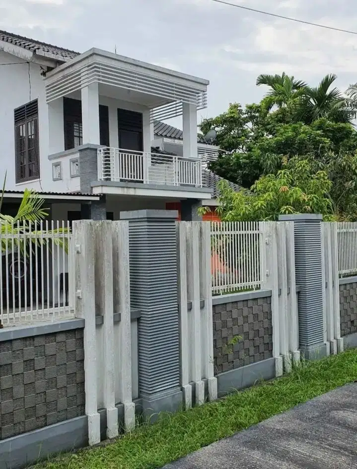 Dijual Rumah Besar + Kolam renang, Jl meranti, pekanbaru
