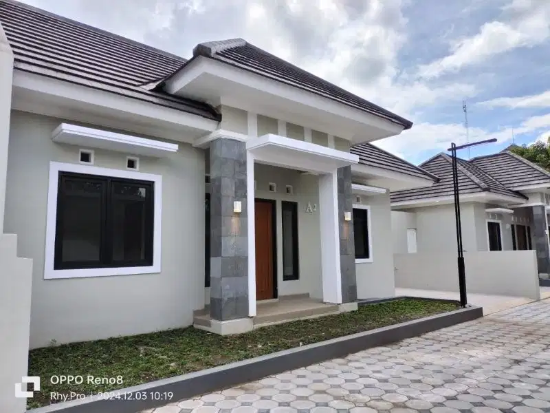 RUMAH BARU dalam CLUSTER 4 UNIT dekat SMUN 1 KALASAN 
