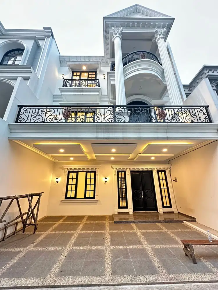 Jual rumah baru mewah eropa classic dekat TB.Simatupang
