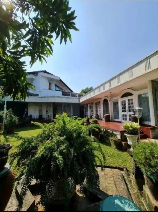 DIJUAL RUMAH MEWAH DI PAKUBUWONO KOMERSIAL AREA KEBAYORAN BARU (YA)