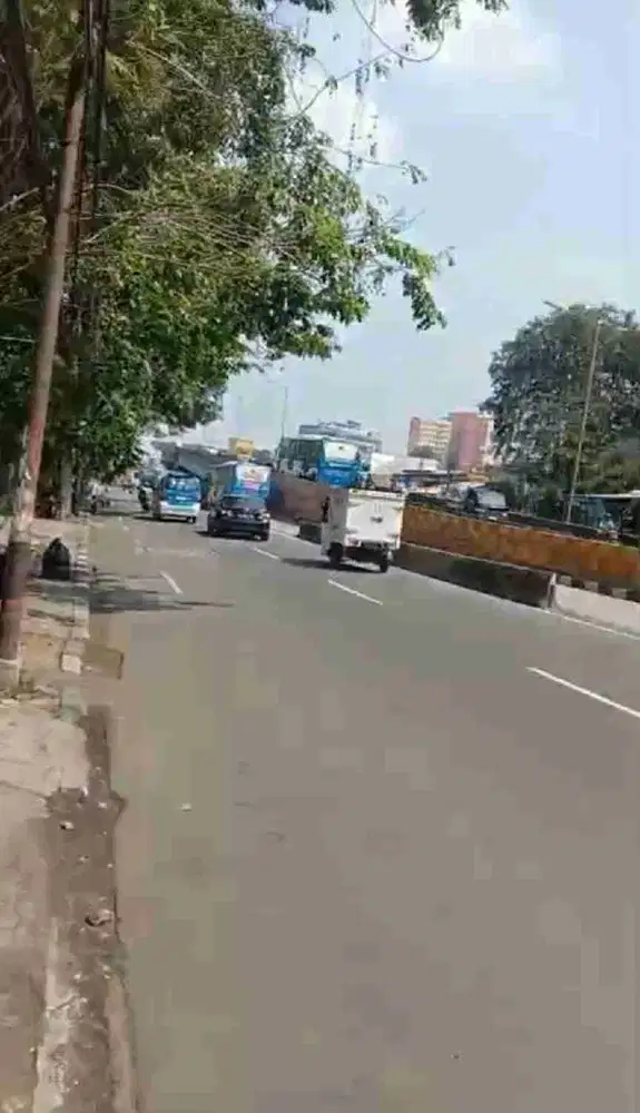 Dijual cepat tanah pinggir jalan daan mogot 50% dari nilai njop