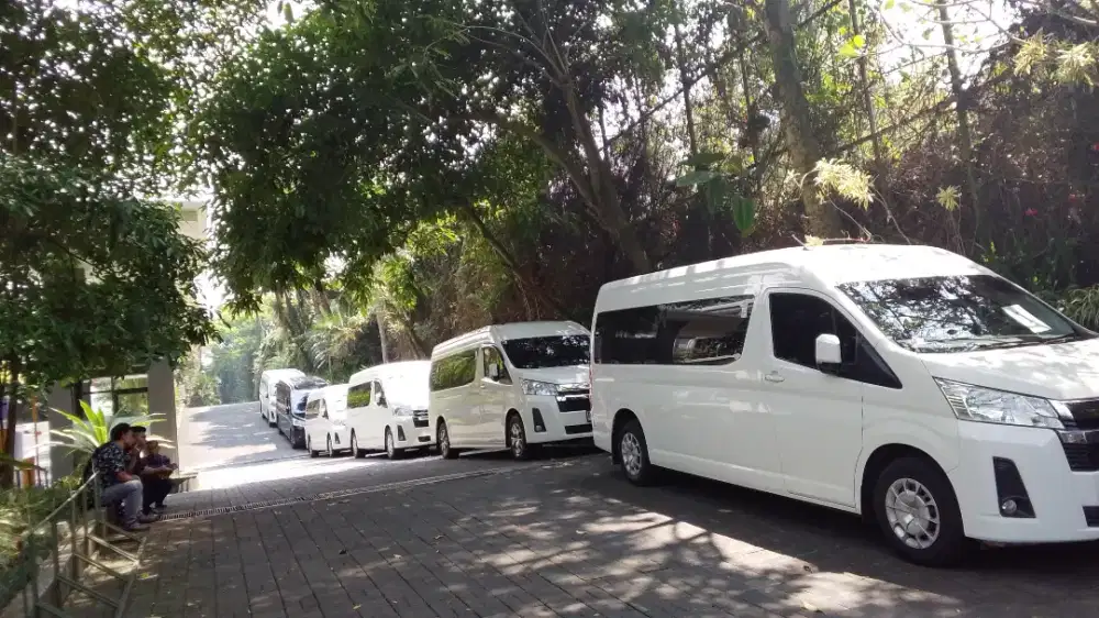 SEWA DAN RENTAL HIACE MOBIL BANDUNG