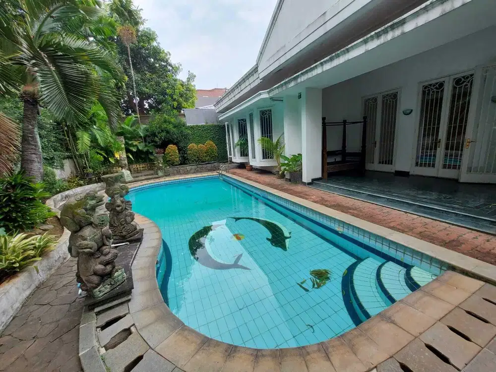Rumah mewah jual murah dekat senayan Jakarta selatan