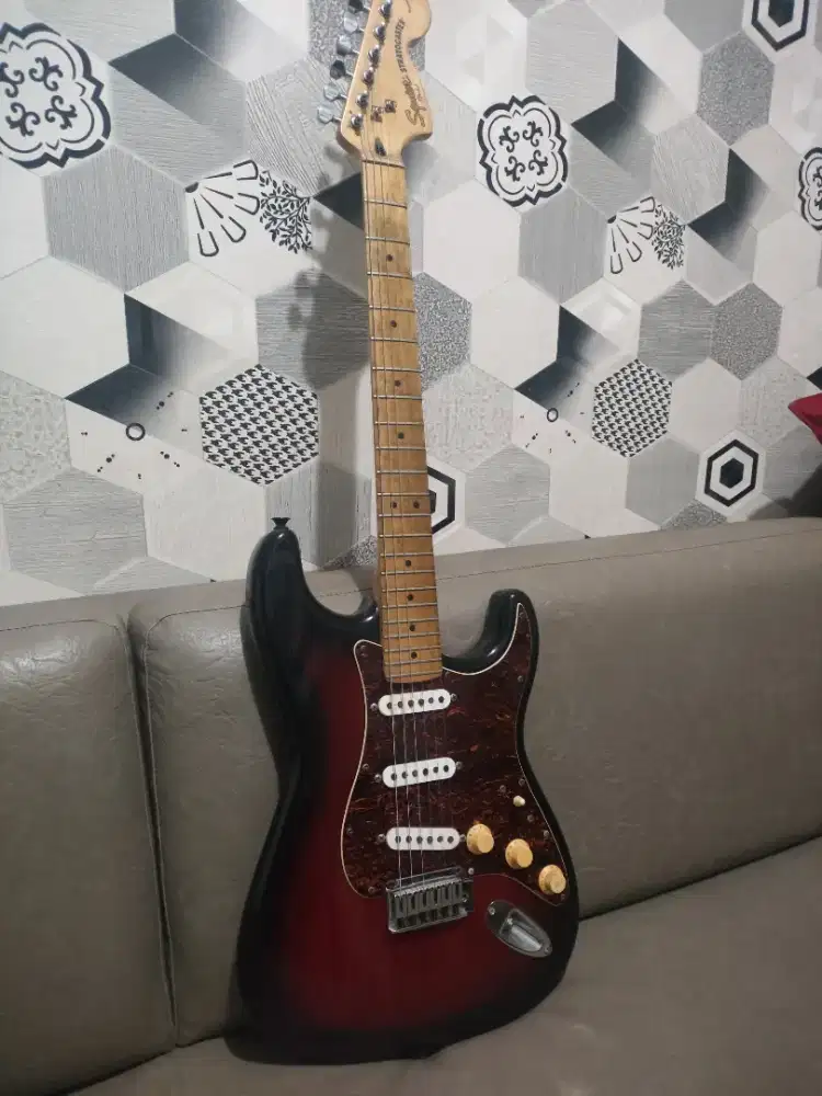 Gitar Elektrik Squier Standard Series