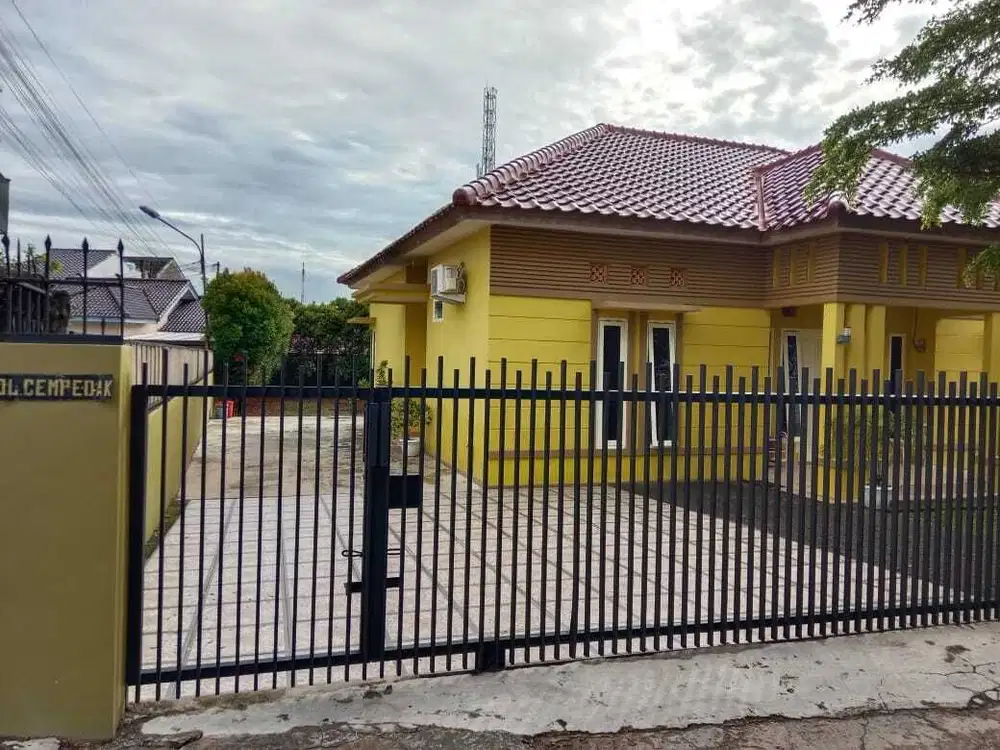 Di jual  Rumah Nyaman dan Asri Lokasi Strategis di Demang Lebar Daun