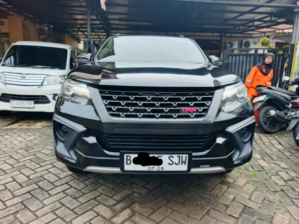 Fortuner TRD 2018 low km
