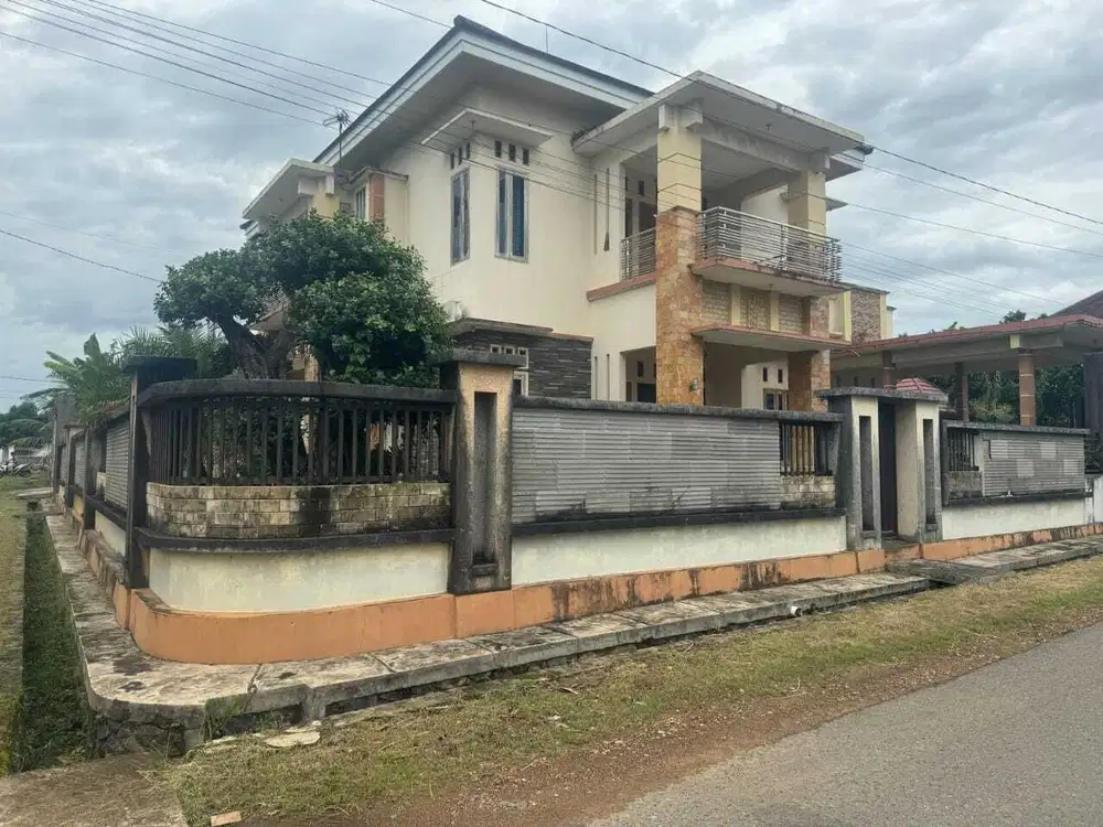 Rumah besar Jl. Zafri Zam-Zam II, banjarbaru