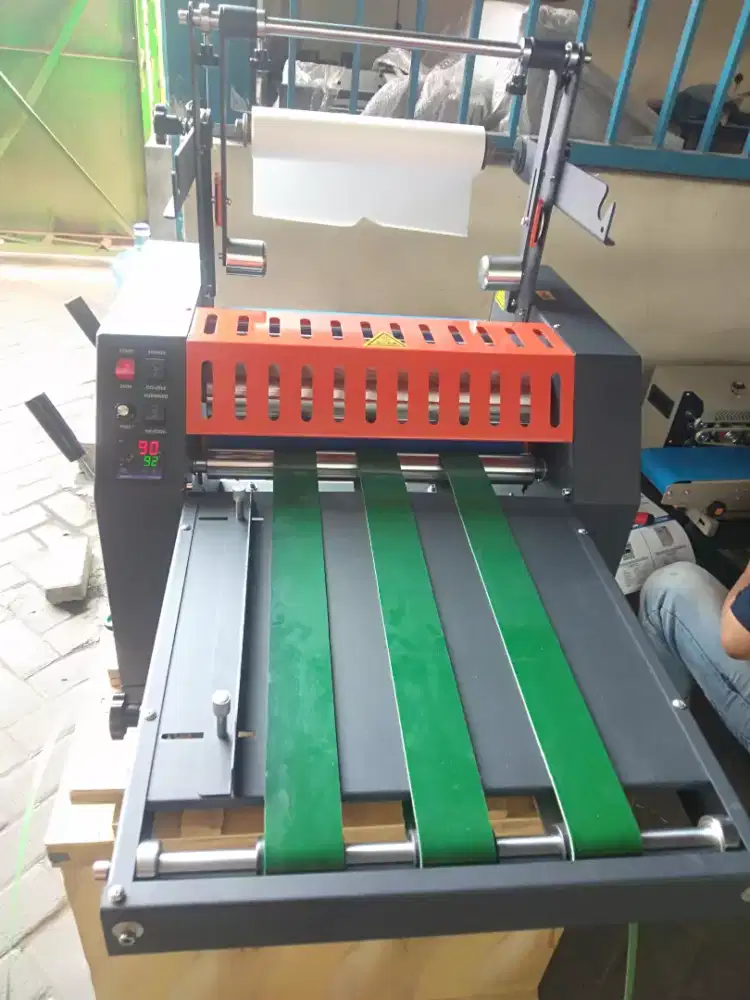 Mesin laminasi panas dan dingin