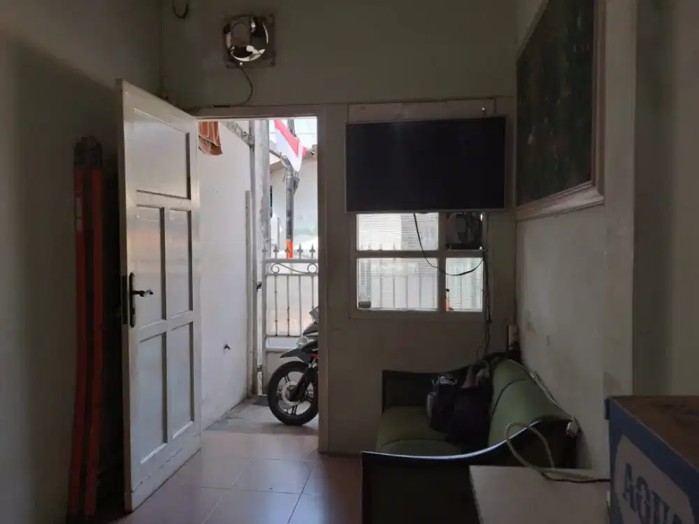 Rumah kecil 2 lantai