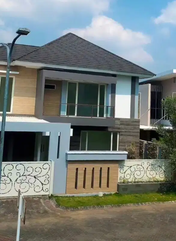 RUMAH MURAH PRIVATE POOL SELATAN SURABAYA