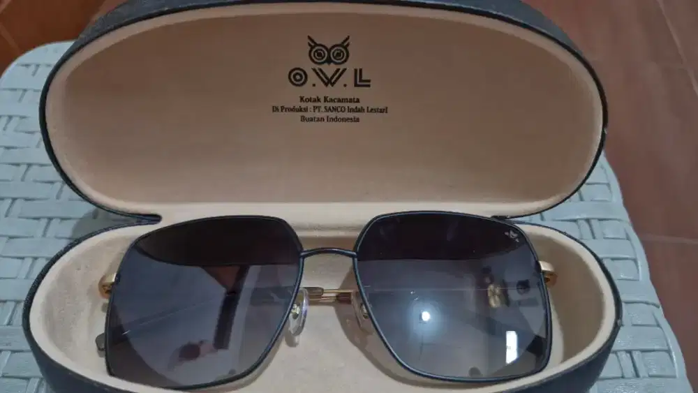 Kacamata Hitam Sunglasses OWL
