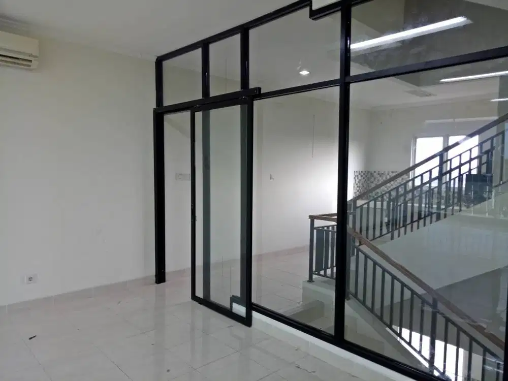 Partisi Kaca Aluminium | Pintu Swing & Sliding untuk Rumah & Kantor