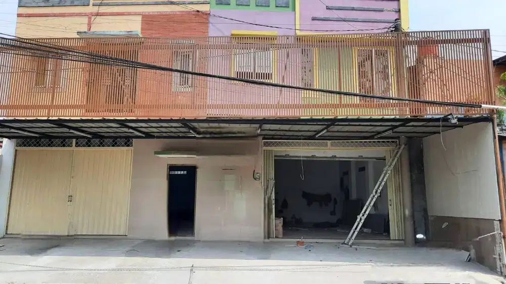 Disewakan Ruko Gandeng 2,5 lantai diperjuangan belakang summarecon