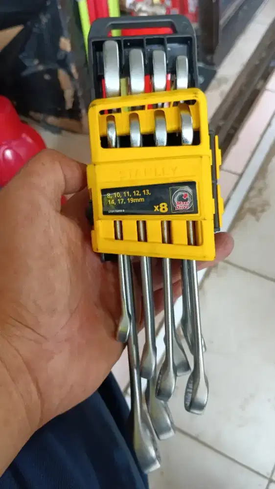 Kunci motor dan mobil merk stanley