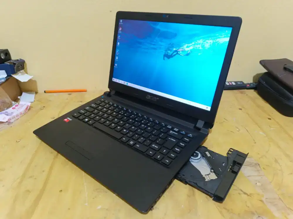 Acer z3-451 Amd A8 Radeon R5 Gen 7 Second