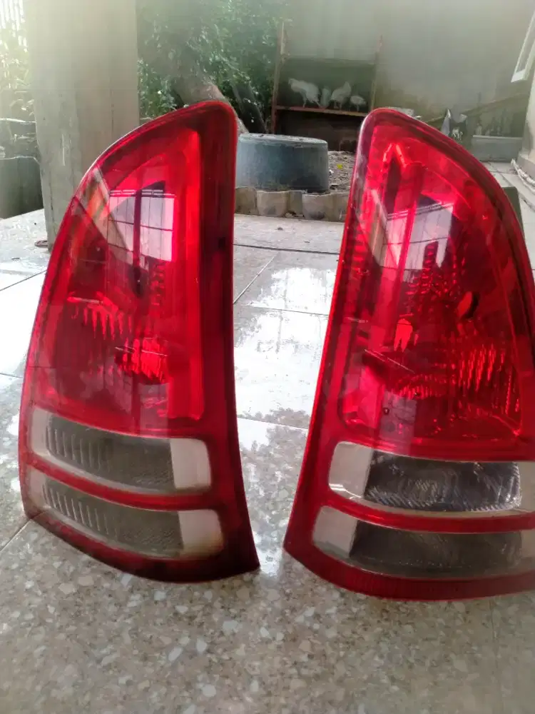 Lampu belakang Innova lamo