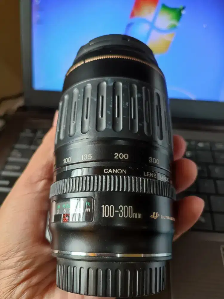 Lensa Canon 100-300mm